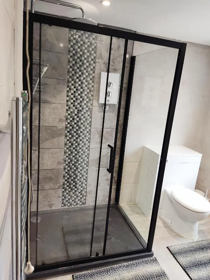 Apartment Cheerful 2-Bedroom Home With Off Street Parking Blackpool