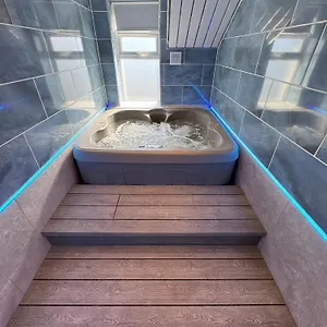 Apartment Edward Place Luxury Hot Tub, Blackpool